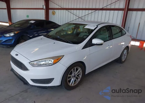 2017 Ford Focus Se z USA, uszkodzony, nr VIN 1FADP3F22HL303059